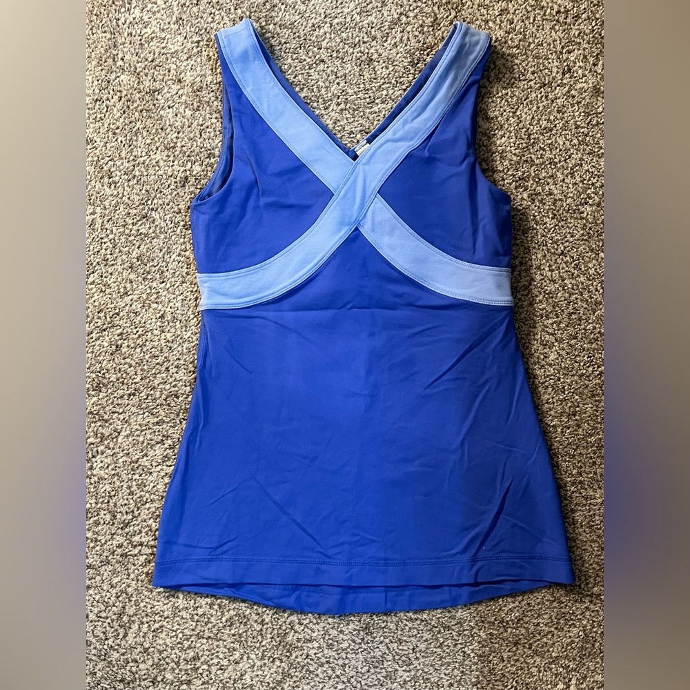 Lululemon sports bra top, size 6, blue
